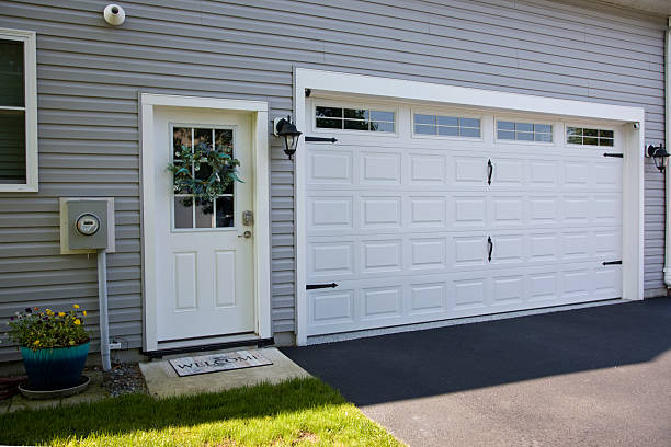 24/7 Emergency Garage Door Panel Replacement experts in Pontoon Beach, IL